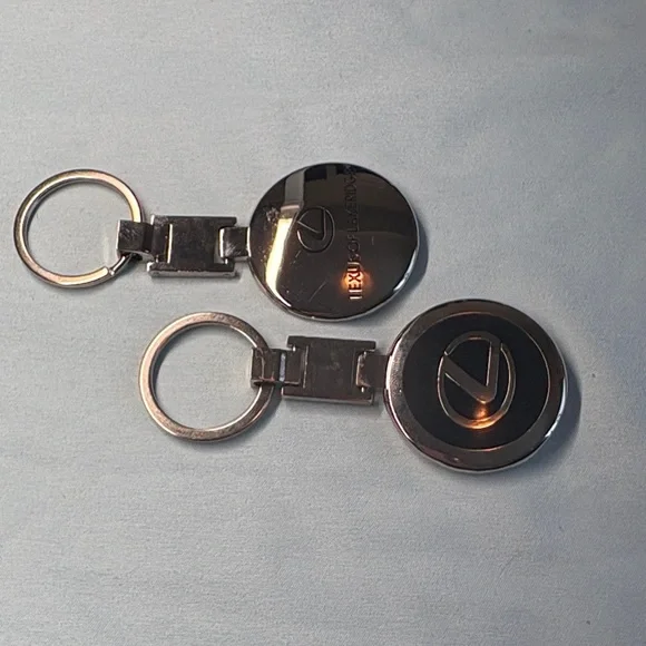 Lexus Silver Keychain Set - Picture 2 of 2